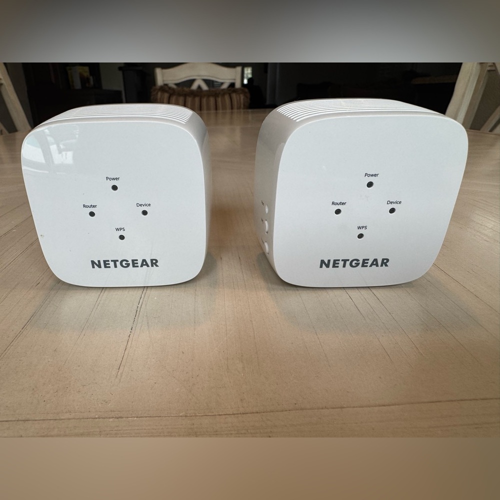 NETGEAR WiFi Mesh Range Extender (EX5000) -  w/ AC1200 Dual Band Signal Booster - Picture 8 of 13
